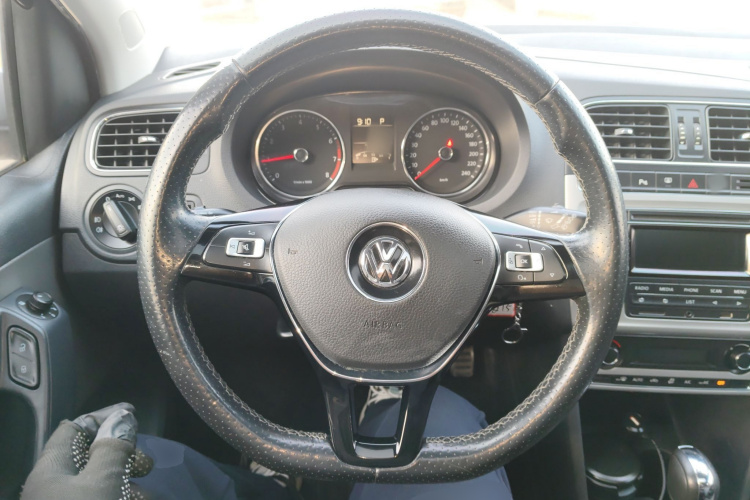 大众 2014款 1.6L Cross Polo 自动中控内饰13