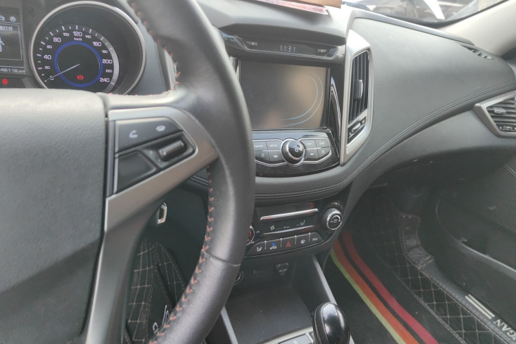 长安 逸动 2016款 XT 1.6L 自动俊酷型中控内饰12