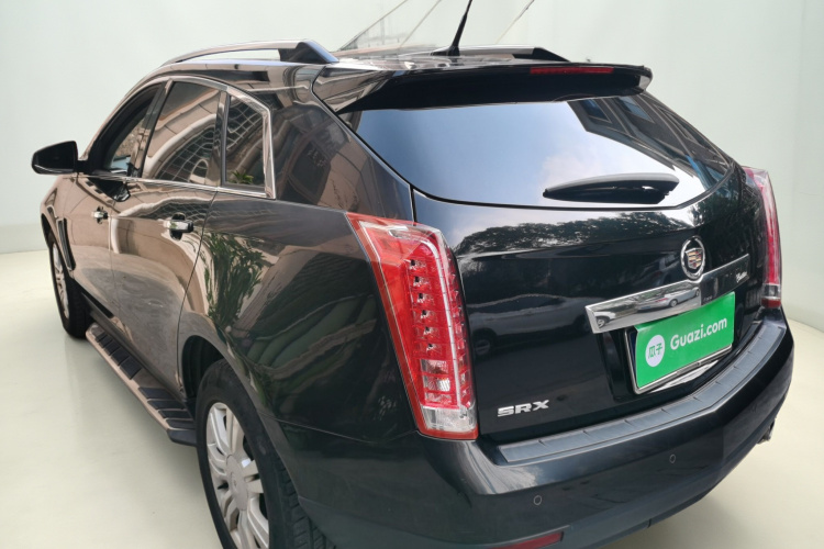 凯迪拉克SRX 2014款 3.0L 豪华型车身外观5
