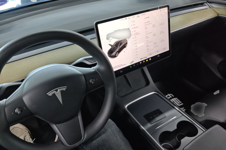 特斯拉 Model Y 2022款 改款 后轮驱动版中控内饰7002