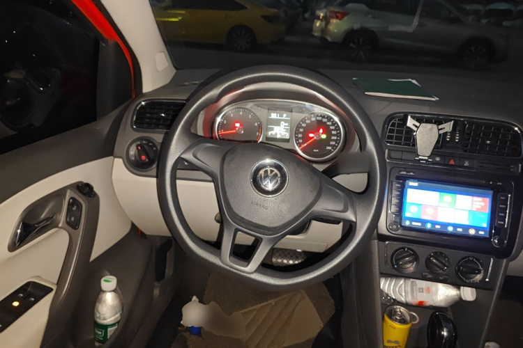 大众 Polo 2014款 1.6L 自动舒适版中控内饰13