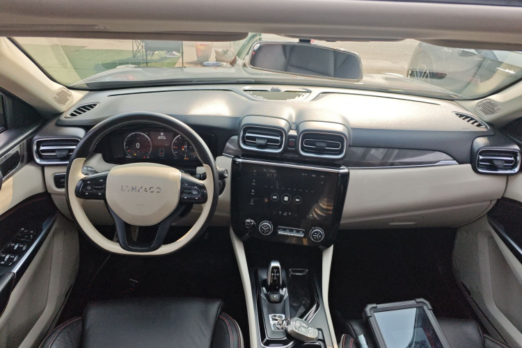 领克02 2019款 高能版 2.0T 自动两驱耀版 国VI中控内饰12