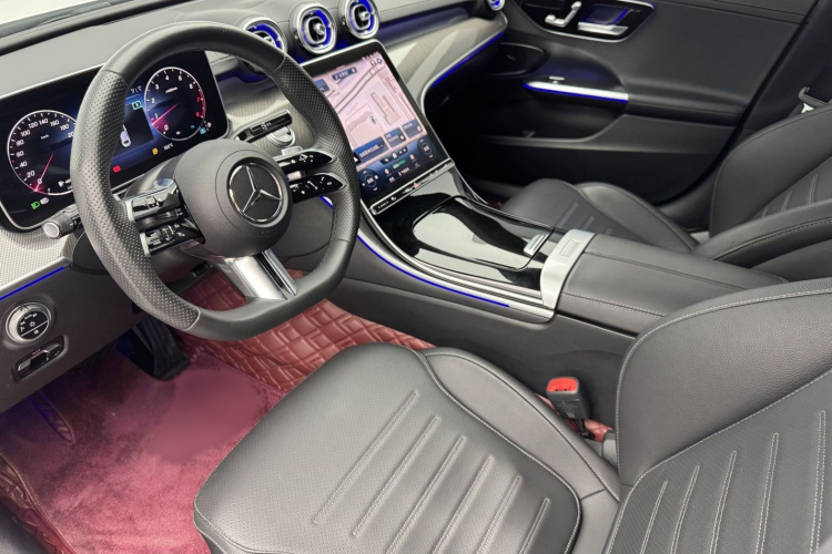 奔驰C级 2023款 C 260 L 运动版中控内饰7004