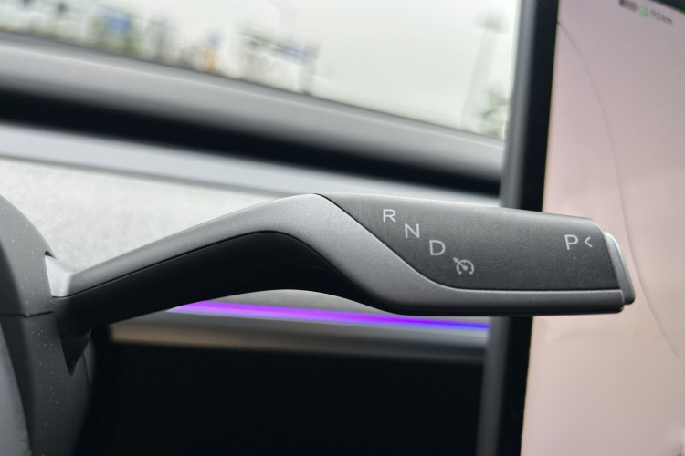 特斯拉 Model Y 2024款 后轮驱动版中控内饰7013