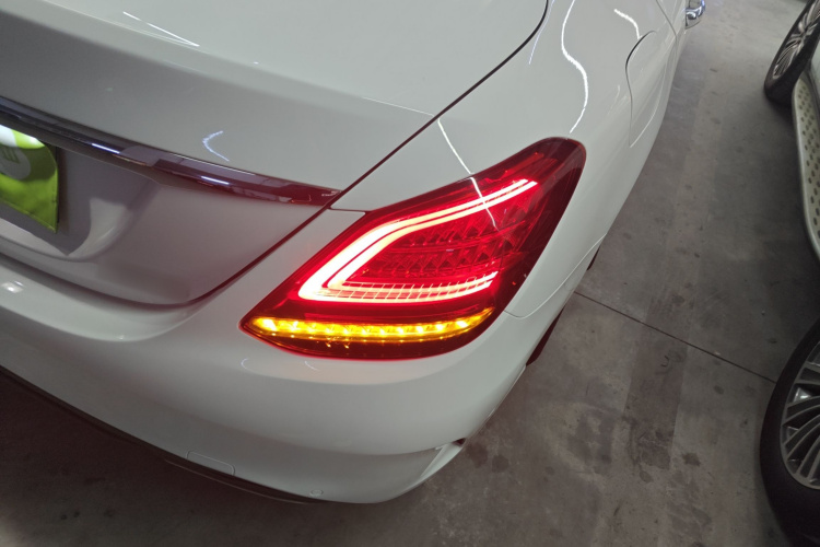 奔驰C级 2021款 C 260 L 运动星耀臻藏版车身外观9