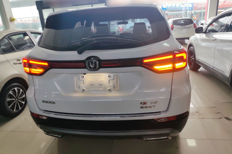 长安CS75 2021款 荣耀百万版 280T DCT领航型车身外观6