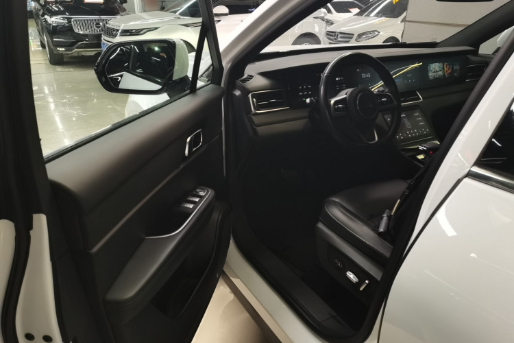 理想汽车 理想ONE 2021款 增程6座版中控内饰20