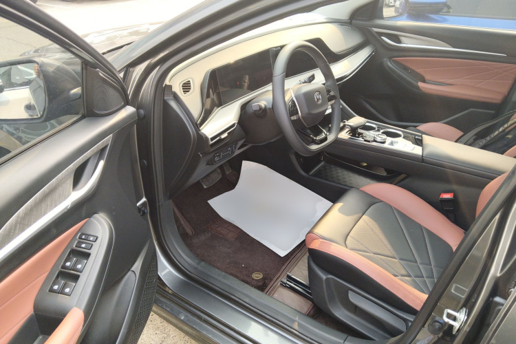 长安 逸动 2024款 PLUS 蓝鲸NE 1.4T GDI DCT高能版中控内饰20