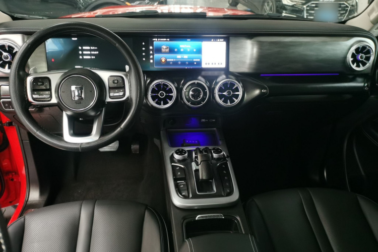 坦克300 2021款 越野版 2.0T 征服者中控内饰7002