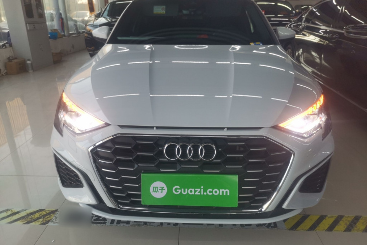 奥迪A3 2024款 A3L Limousine 35 TFSI 时尚运动型车身外观2