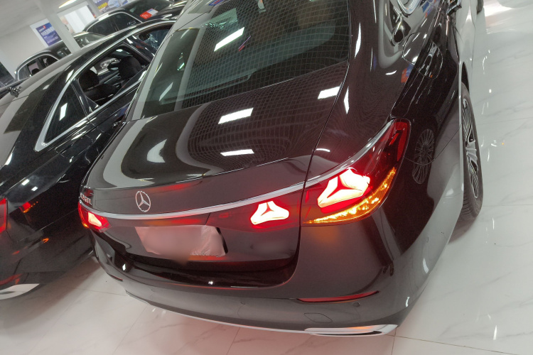 奔驰E级 2025款 改款 E 260 L车身外观6004