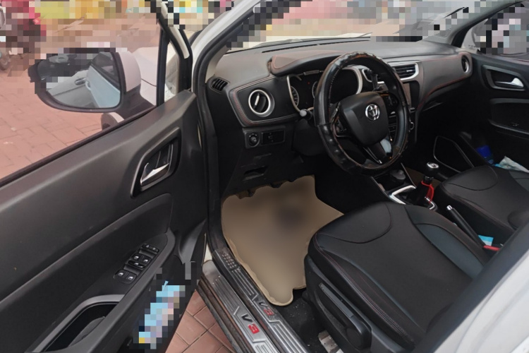 中华V3 2016款 1.5L 手动舒适型中控内饰20