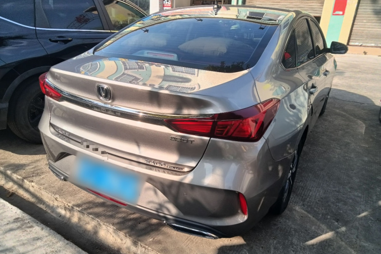 长安 逸动 2020款 PLUS 蓝鲸NE 1.4T GDI DCT尊贵型车身外观7