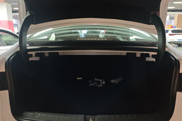 比亚迪 秦PLUS 2025款 DM-i 智驾版 55KM领先型机舱底盘23