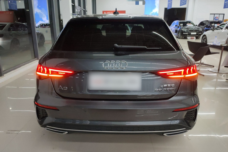 奥迪A3 2024款 Sportback 35 TFSI 时尚运动型车身外观6