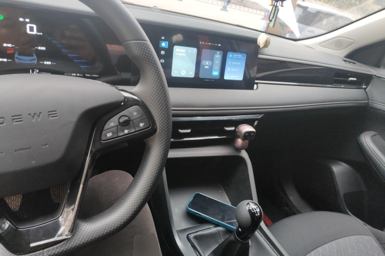 荣威i5 2023款 1.5L 手动舒享版中控内饰12