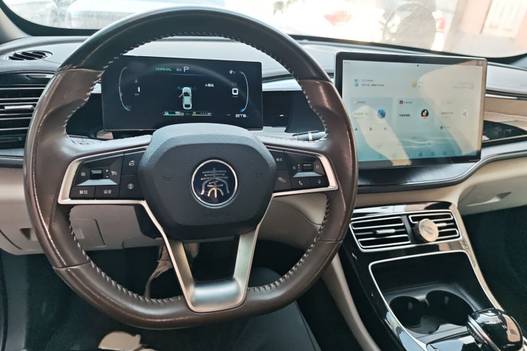 比亚迪 秦PLUS 2023款  冠军版 DM-i 120KM超越型中控内饰7002