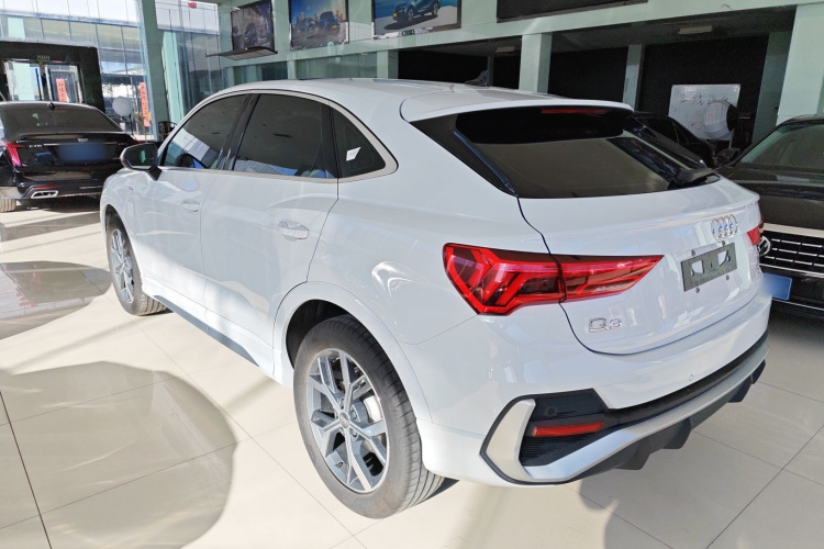 奥迪Q3 Sportback 2020款 40 TFSI 时尚型车身外观4