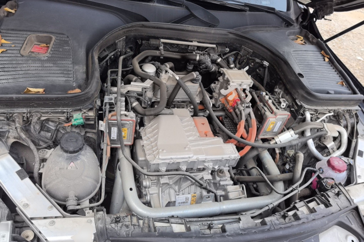 奔驰EQC 2021款 EQC 400 4MATIC机舱底盘24