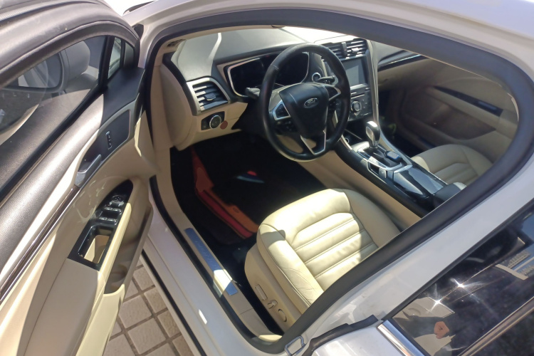 福特 蒙迪欧 2013款 2.0L GTDi200时尚型中控内饰7003