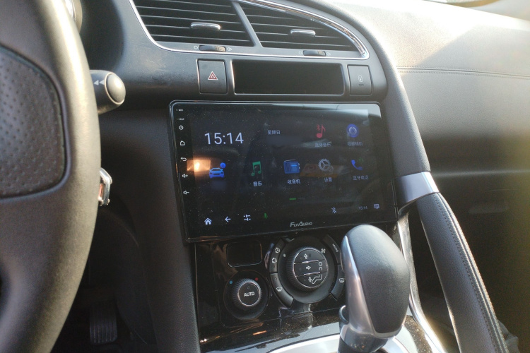 标致3008 2013款 2.0L 自动潮流版局部细节16