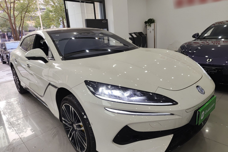 腾势Z9GT 2024款 1100四驱Ultra版车身外观3