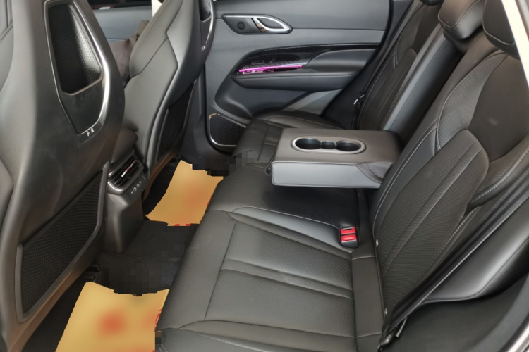 红旗HS3 PHEV 2024款 PHEV 115km 劲为版中控内饰7004