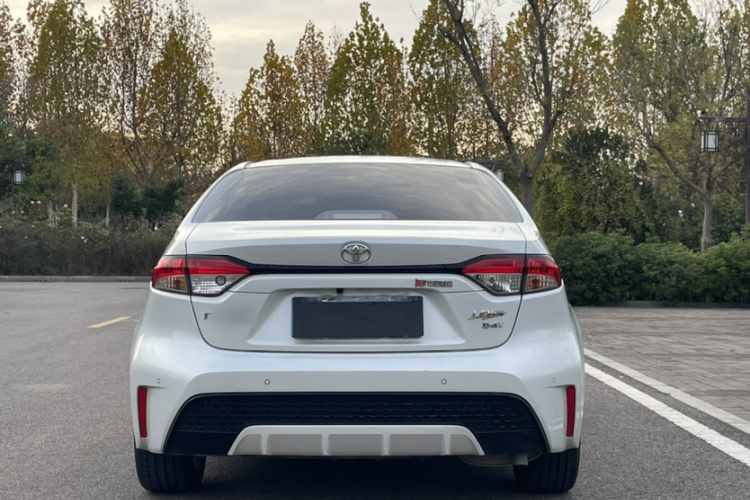 丰田 雷凌 2021款 185T CVT运动版车身外观6002