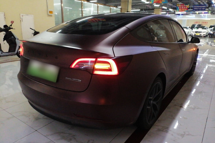 特斯拉 Model 3 2022款 Performance高性能全轮驱动版车身外观6005