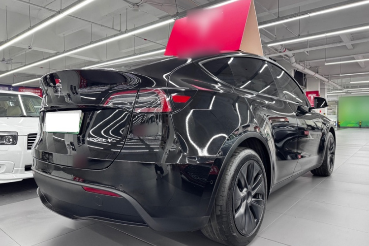 特斯拉 Model Y 2023款 后轮驱动版车身外观6004