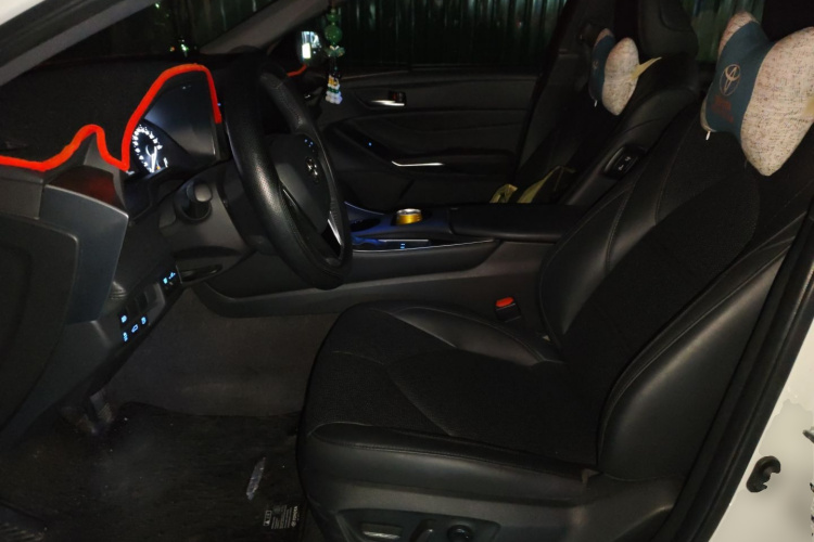 丰田 亚洲龙 2023款 2.0L 豪华版中控内饰19