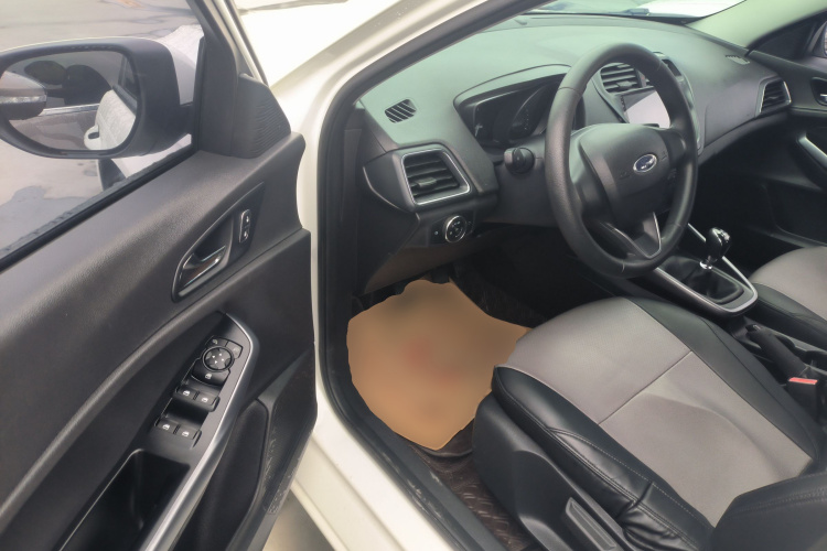 福特 福睿斯 2019款 改款 1.5L 手动质享型 国VI中控内饰20