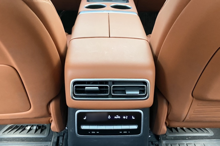 理想汽车 理想L7 2023款 Pro中控内饰7009