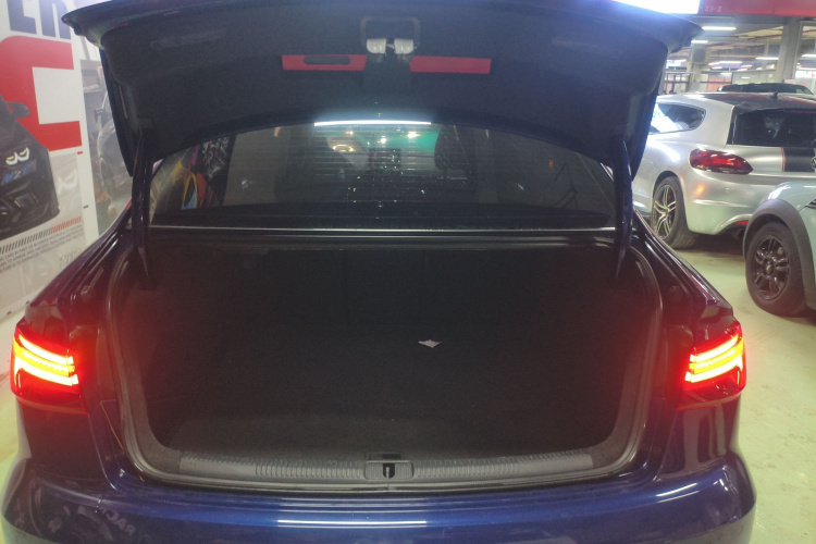 奥迪S3 2017款 改款 S3 2.0T Limousine机舱底盘23