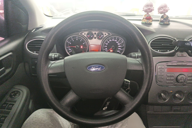 福特 福克斯 2013款 两厢经典 1.8L 手动基本型局部细节13