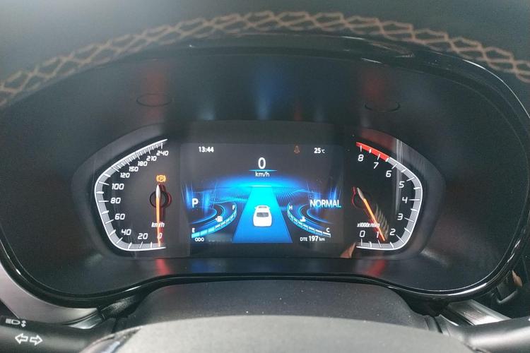 长安CS85 COUPE 2019款 2.0T 自动动版 国V中控内饰14