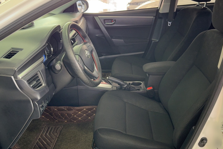 丰田 雷凌 2016款 1.6G CVT精英版中控内饰7003