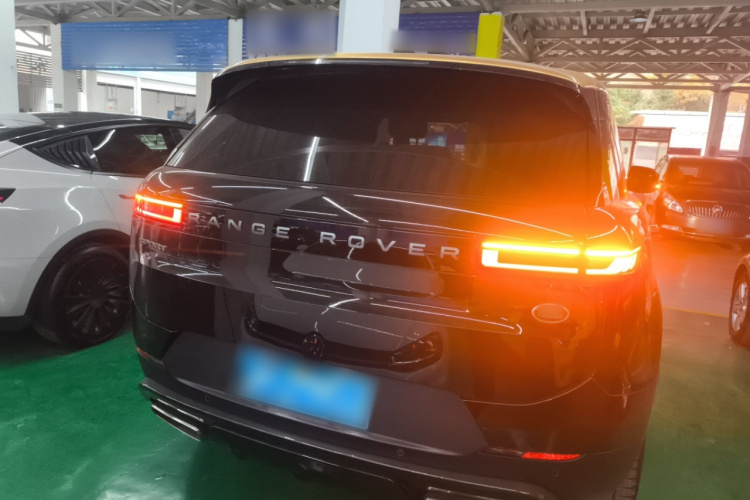 路虎 揽胜运动版 2023款 360PS S车身外观6004