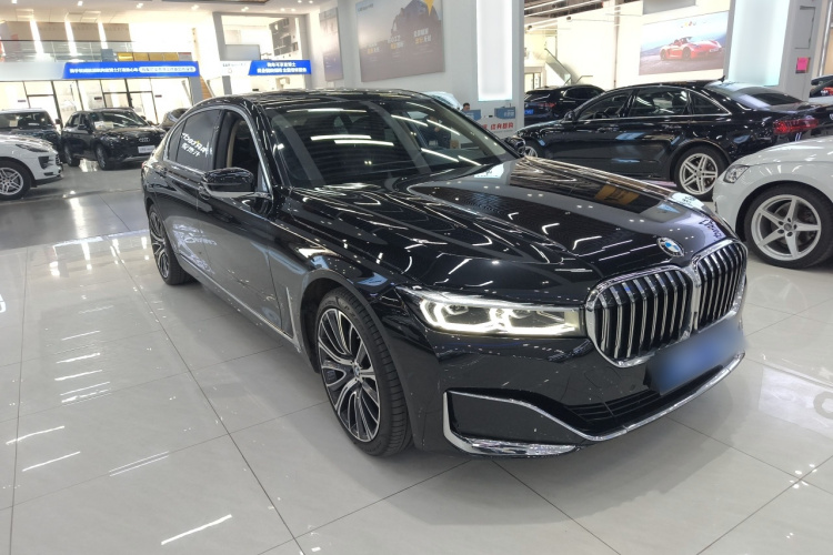 宝马7系 2021款 740Li 领先型 豪华套装车身外观3