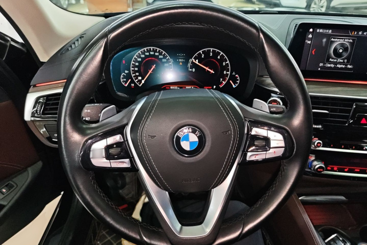 宝马5系 2019款 改款 530Li 尊享型 豪华套装中控内饰13