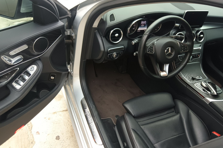 奔驰C级 2017款 改款 C 200 L 运动版中控内饰7003