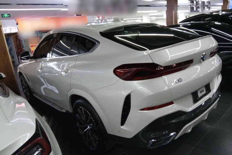 宝马X6 2021款 xDrive30i M运动套装车身外观4