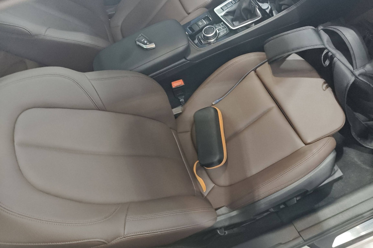 宝马1系 2019款 120i 领先型M运动套装局部细节41