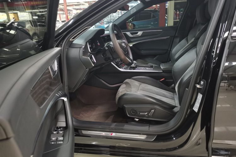 奥迪A6L 2023款 改款 45 TFSI quattro 臻选动感型局部细节19