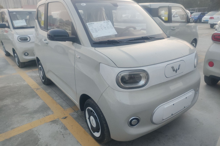 五菱汽车 宏光MINIEV 2024款 第三代 215km 青春版车身外观3