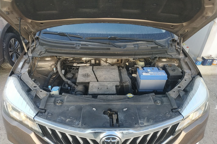 中华V3 2017款 1.5L 手动智能型机舱底盘24