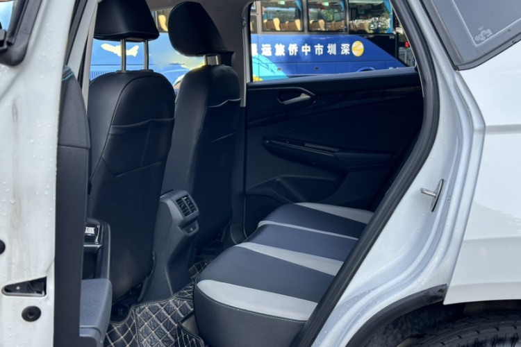 捷达VS5 2023款 280TSI 自动高光悦享型中控内饰7004
