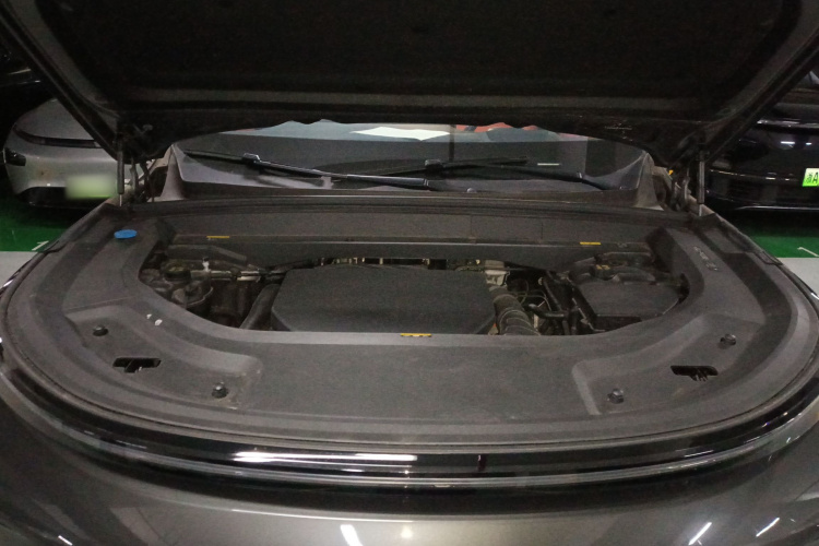 理想汽车 理想L8 2023款 Pro机舱底盘24