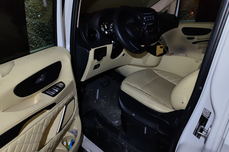 奔驰 威霆 2016款 2.0T 精英版中控内饰20