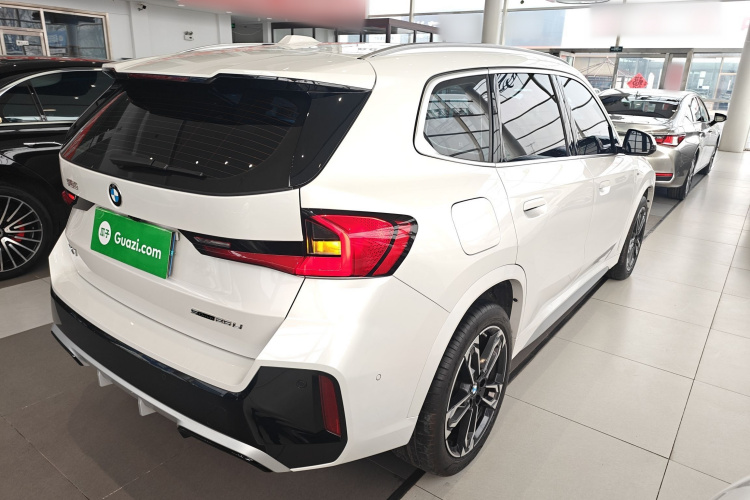 宝马X1 2024款 sDrive25Li M运动套装车身外观7